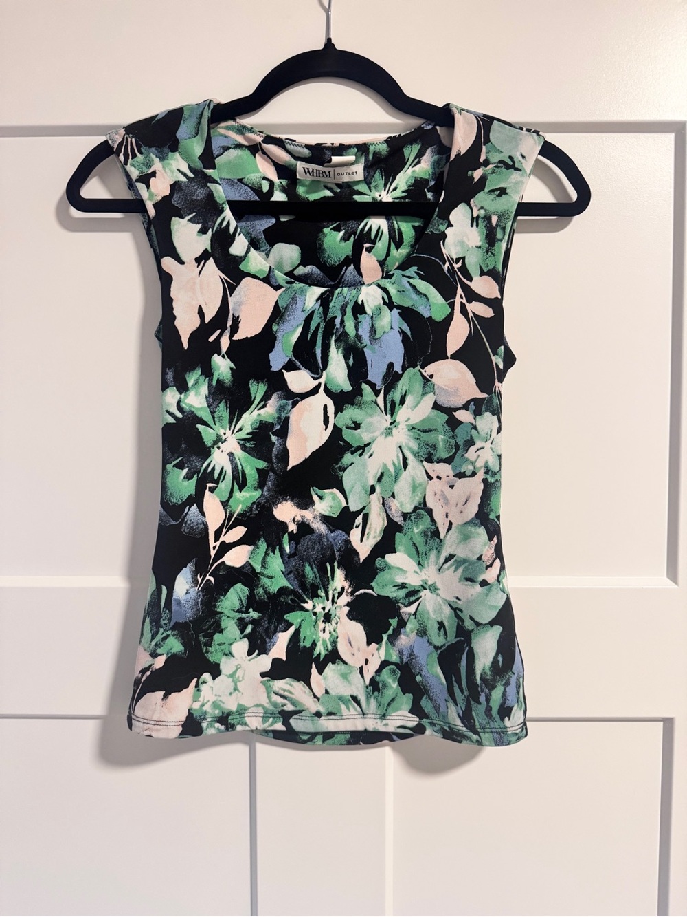 White House Black Market Black Floral Sleeveless Scoop Neck Top